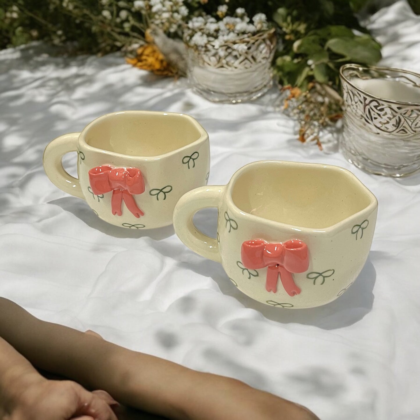 Side Bow Mugs